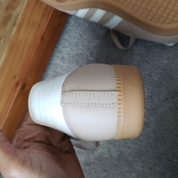 Adidas Women's Cream Sneakers - Picture 6 of 8